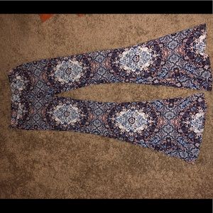 American eagle stretchy bell bottom pants